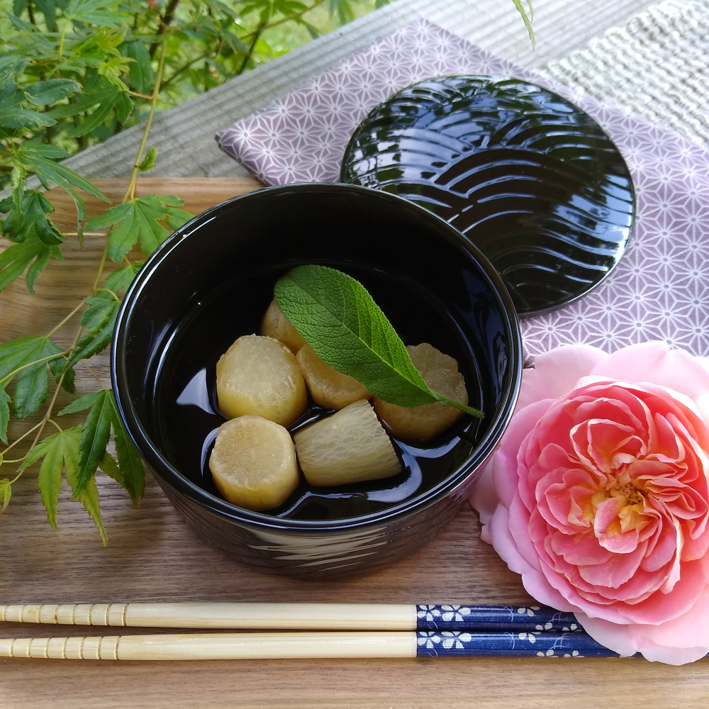 Japanese lidded bowl