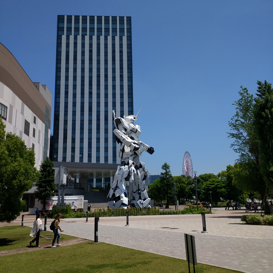 Unicorn Gundam robot at DiverCity, Odaiba, Tokyo