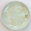 White flower pattern plate