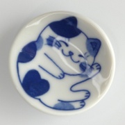 'Nekochigura' cute cat ceramic chopstick rest