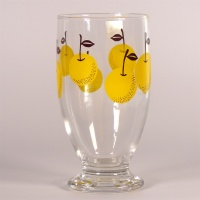 Footed drinking glass with retro 'Nashi Pear' design