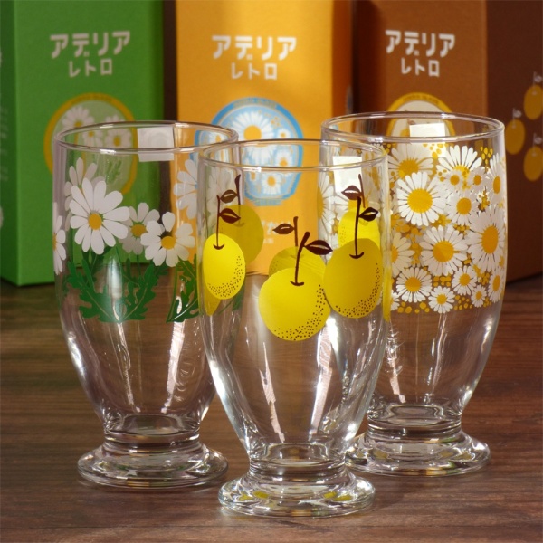 Set of three retro design drinking glasses