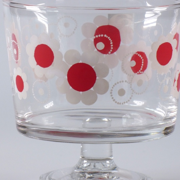 Close up details of red and white retro flower design
