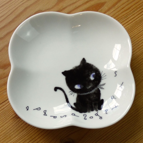 Black Cat side plate designed by Shinzi Katoh