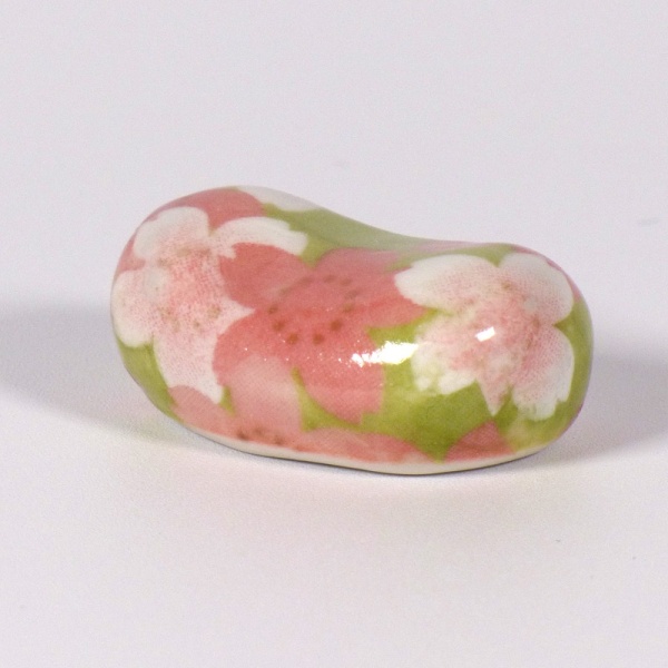 Small chopstick rest with pink and green blossom pattern
