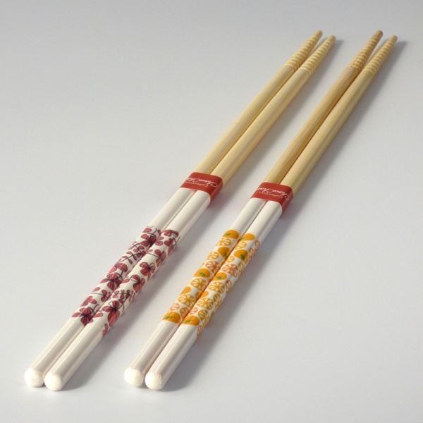 Retro design cooking chopsticks in yellow and pink