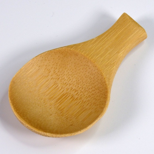 Wooden scoop for sugar storage pot