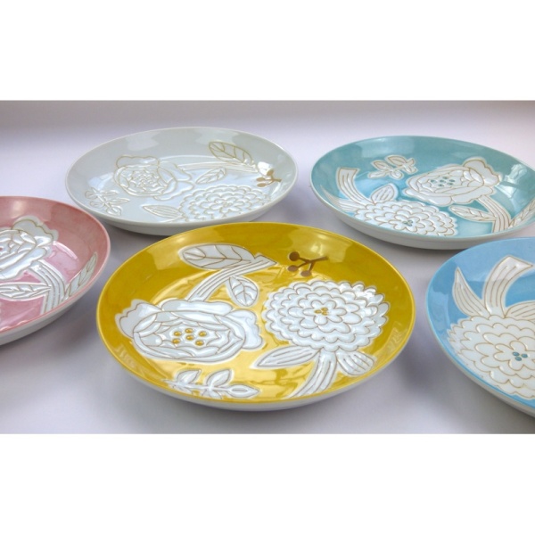 Set of Japanese flower pattern plates