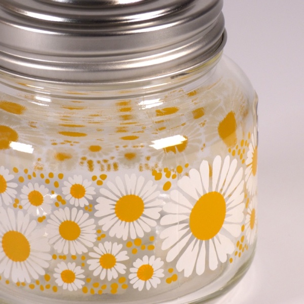 Close up of Daisies design glass jar