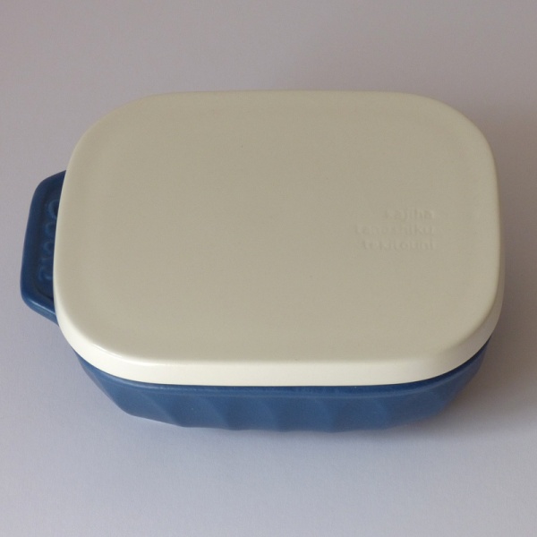Blue ceramic gratin / grill dish with lid