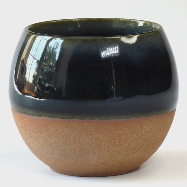 'Korokoro' Japanese tea cup with dark blue glaze