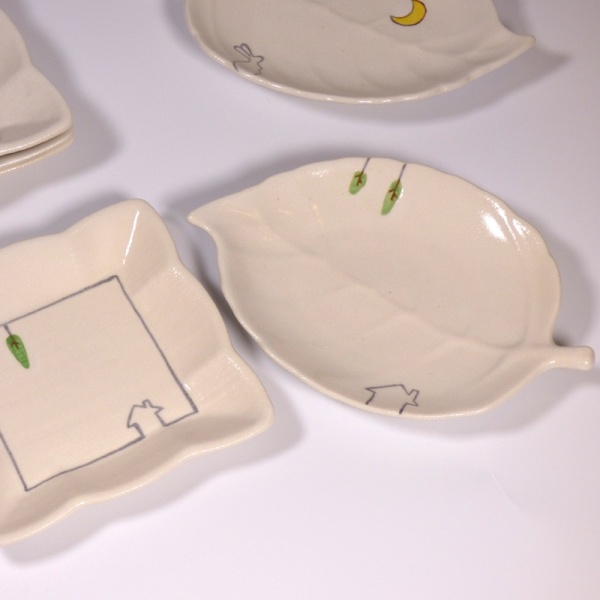 Leaf plates and square mini dishes