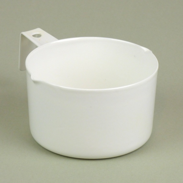 White enamel measuring scoop, 200ml