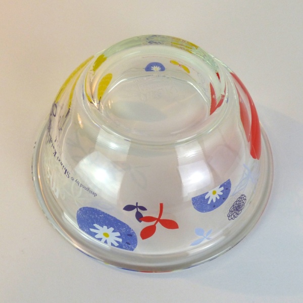 'Moi' glass mixing bowl under side