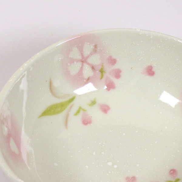 'Petal' porcelain bowl in pink close up
