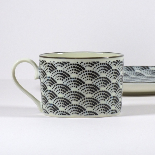Monochrome Qinghai wave pattern straight sided coffee cup