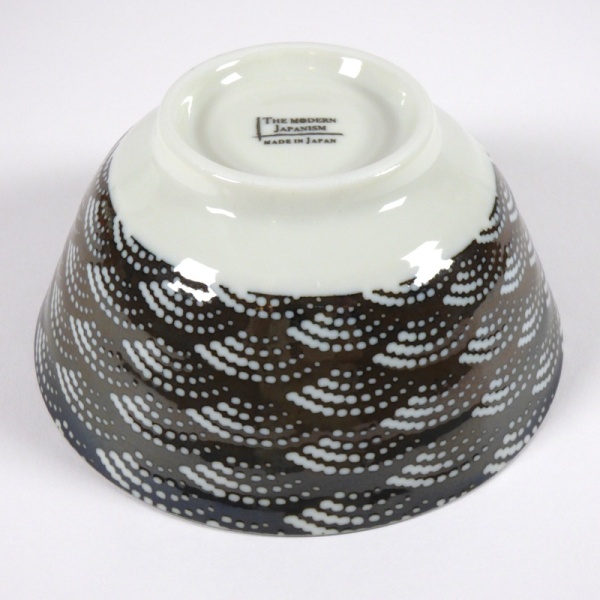 Monochrome Qinghai wave pattern rice bowl underside