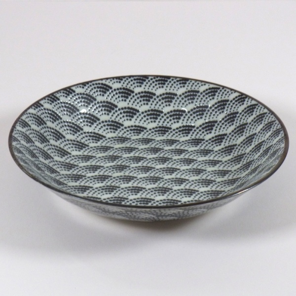 Monochrome Qinghai wave pattern shallow bowl