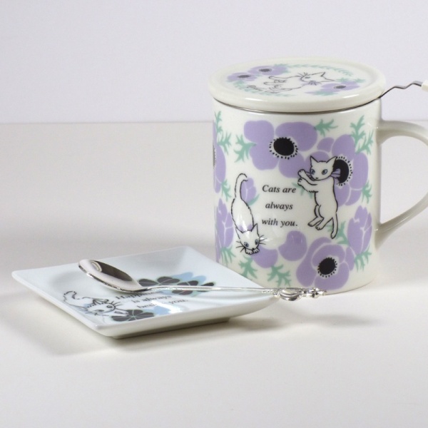White 'Ribbon Cat' square mini plate with 'Anemones' white ribbon cat mug
