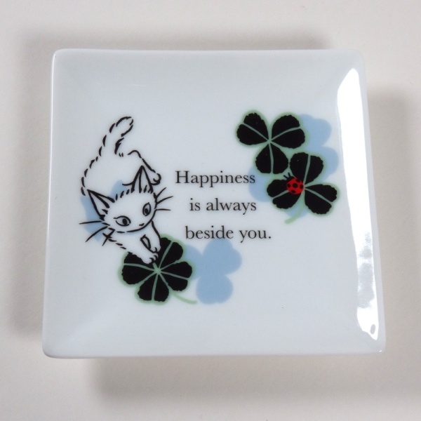 'Ribbon Cat' square mini plate with white cat design