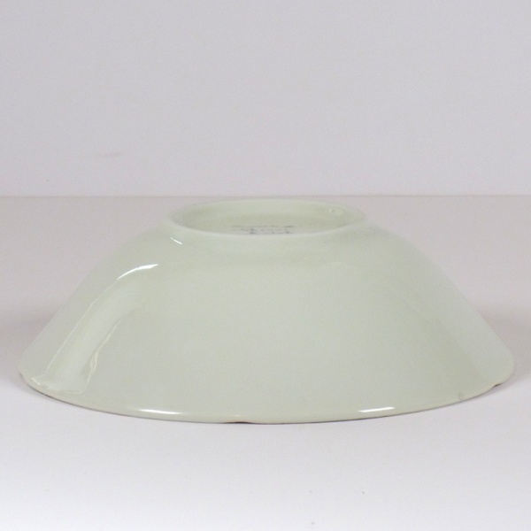 'Sakura Temari' ceramic bowl in Cream underside
