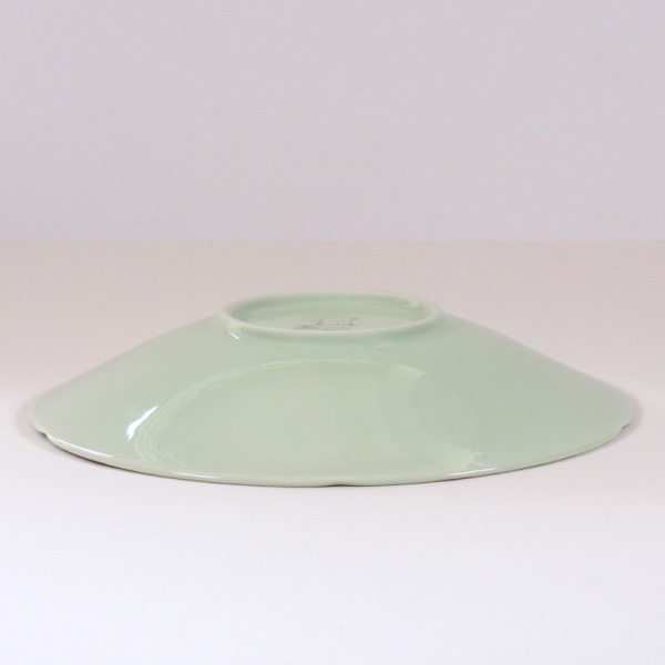 'Sakura Temari' ceramic dish in Green, underside