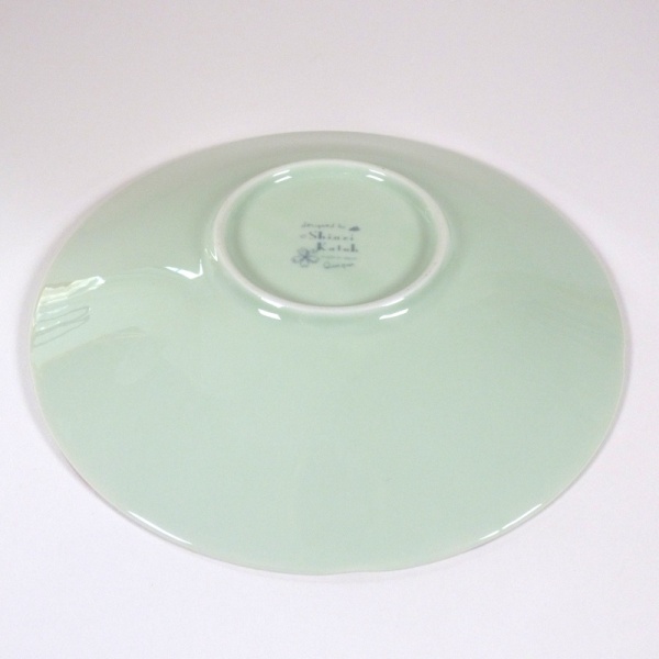 'Sakura Temari' ceramic dish in Green, underside showing Shinzi Katoh mark