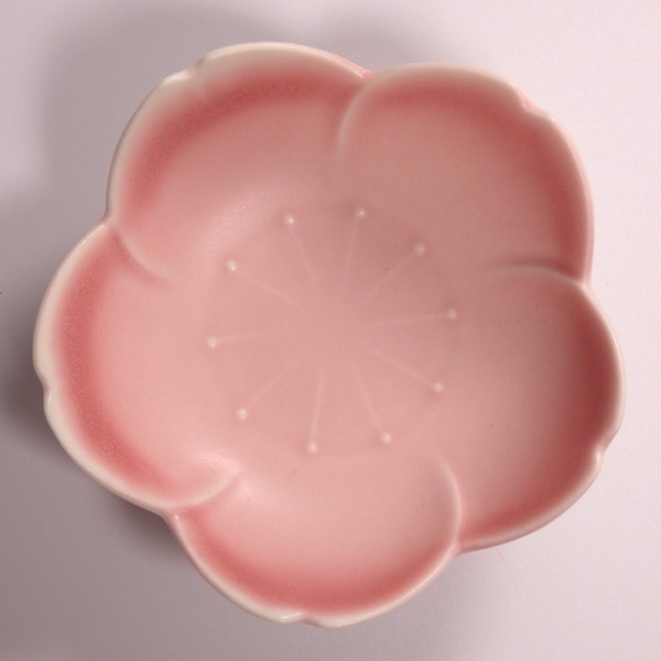Pink sakura flower shaped bowl