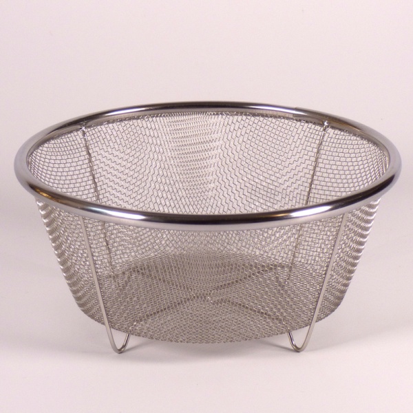 Medium sized stainless steel fine mesh sieve