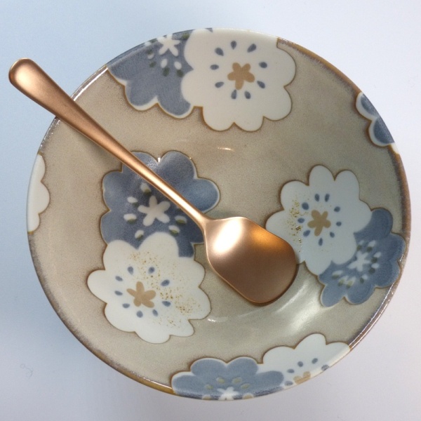 Snowball Flower Japanese rice bowl with ice cream spoon