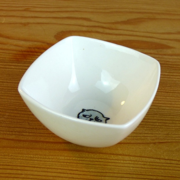 White square mini dish with inner kitten detail