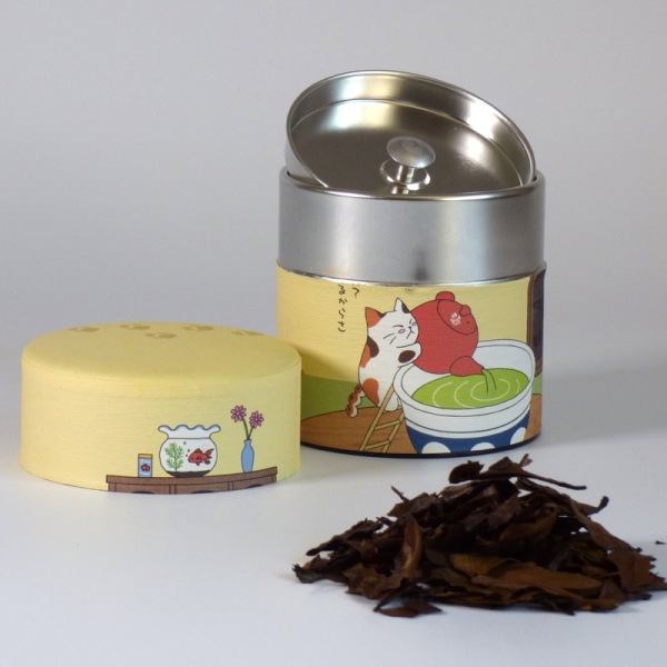 Washi Paper Tea Caddy with loose tea