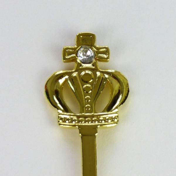 Gold 'Royal Crown' teaspoon detail