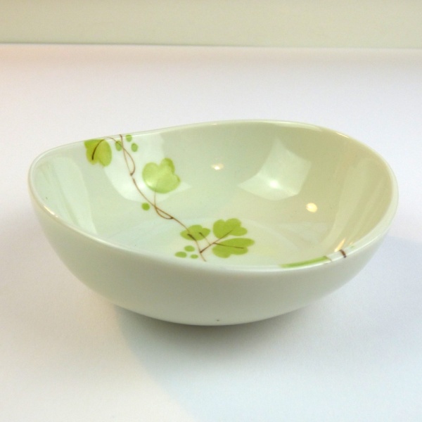 Ceramic bowl with green vine flowers pattern, side profile
