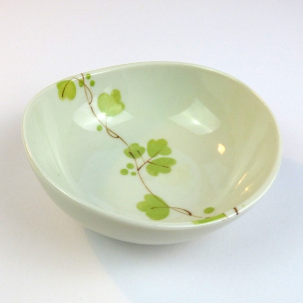 Ceramic bowl with green vine flowers pattern, side profile