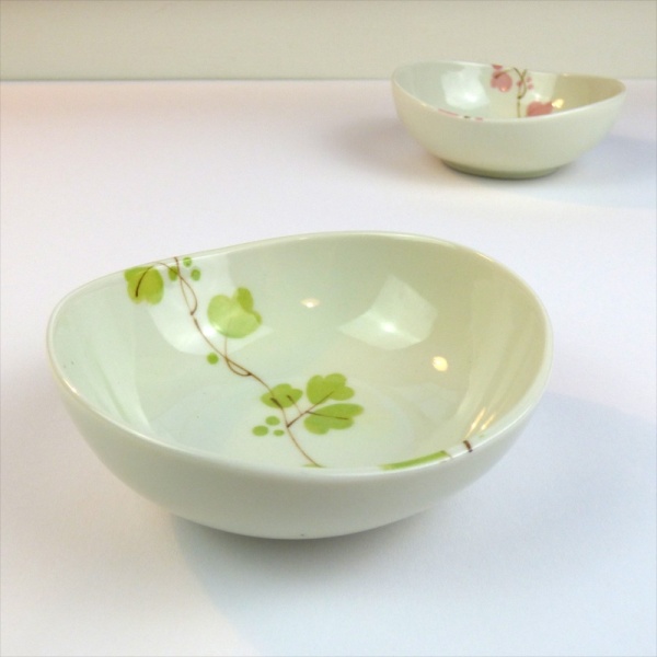 Vine flowers pattern ceramic bowls
