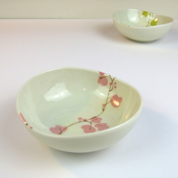 Vine flowers pattern ceramic bowls
