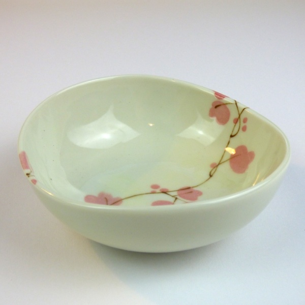 Ceramic bowl with pink vine flowers pattern, side profile