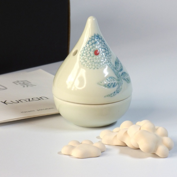 Blue Dahlia Japanese ceramic aroma diffuser