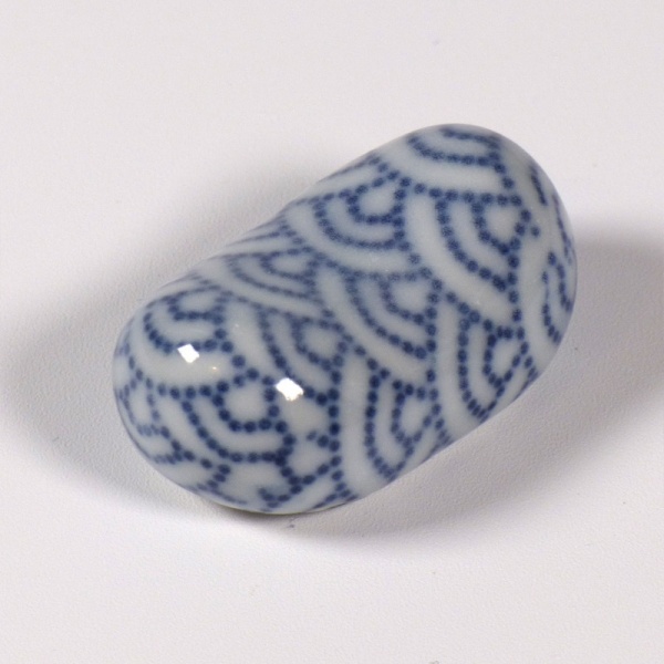 Small chopstick rest with blue Aomi Wave pattern