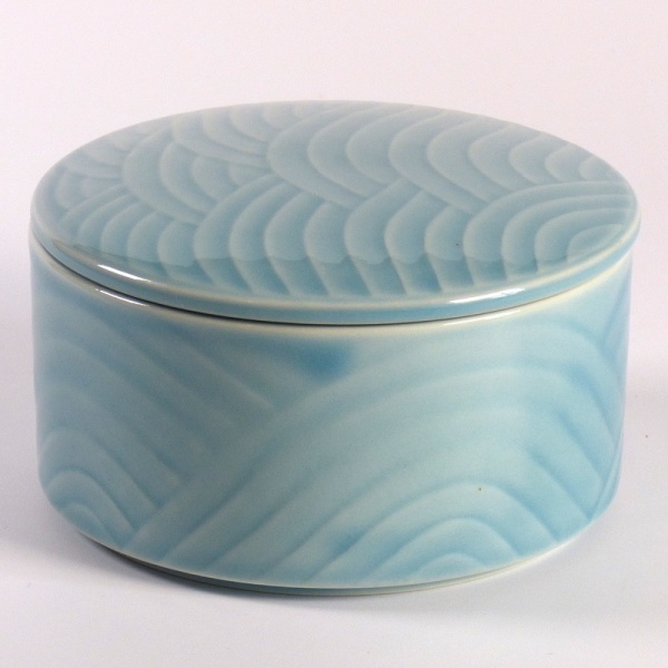 light blue futamono bowl with lid