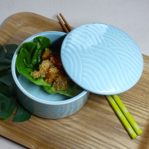 Light blue futamono bowl on tray