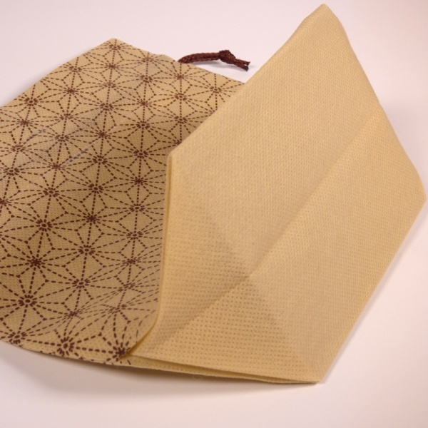 Non-woven fabric gift bag with Japanese hemp leaf pattern