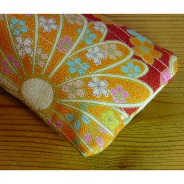 Handmade quilted glasses cases in traditional Japanese fabric - detail
