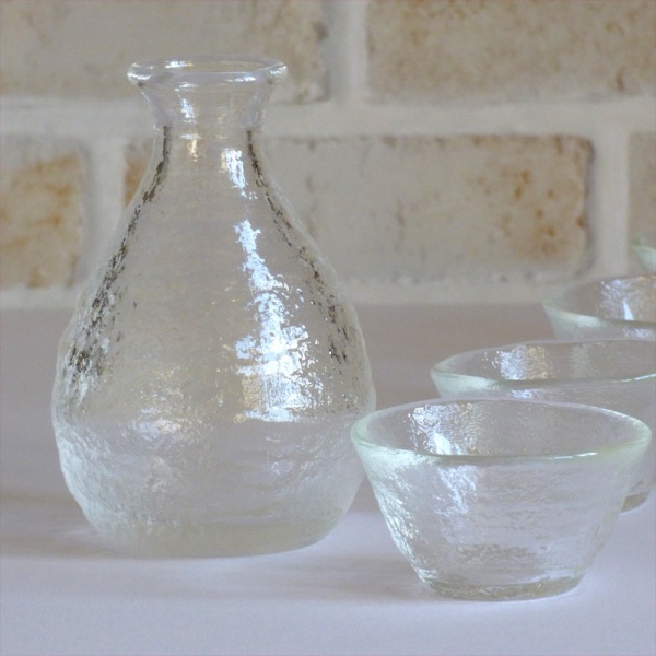 Mount Fuji glass sake jug with sake glasses