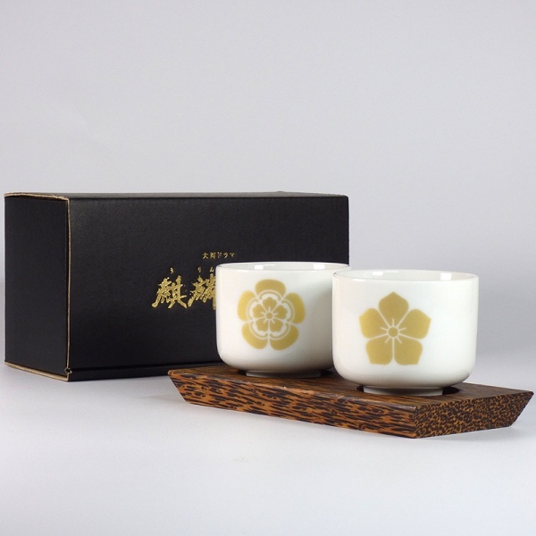 Samurai crest Japanese sake cup set with gift box