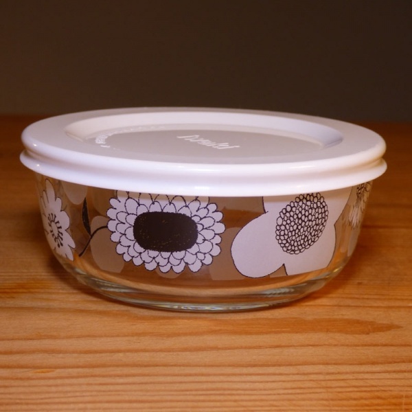 Small round storage pot with lid