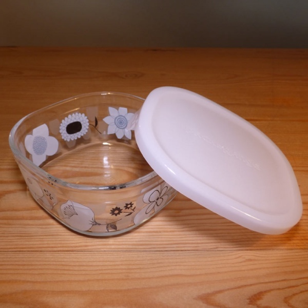 Small square glass storage pot with lid