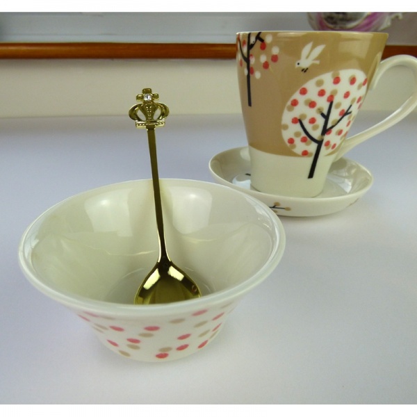 Gold 'Royal Crown' teaspoon with Cafe Trois mug set