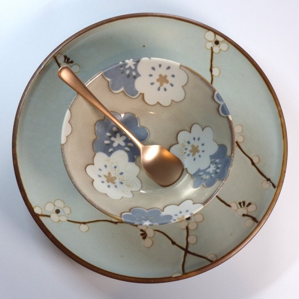 Plum blossom plate, snow flower bowl and ice cream spoon